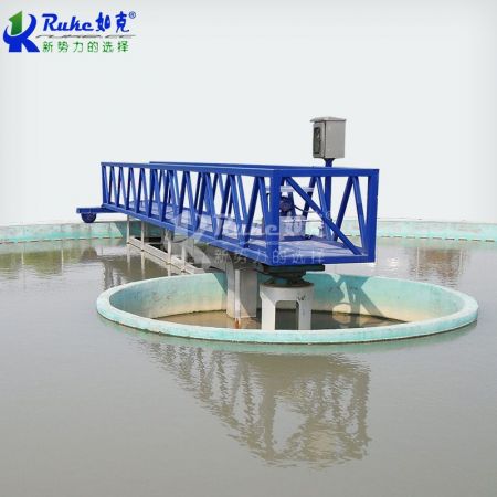 周邊傳動(dòng)半橋式吸泥機(jī)刮泥機(jī)